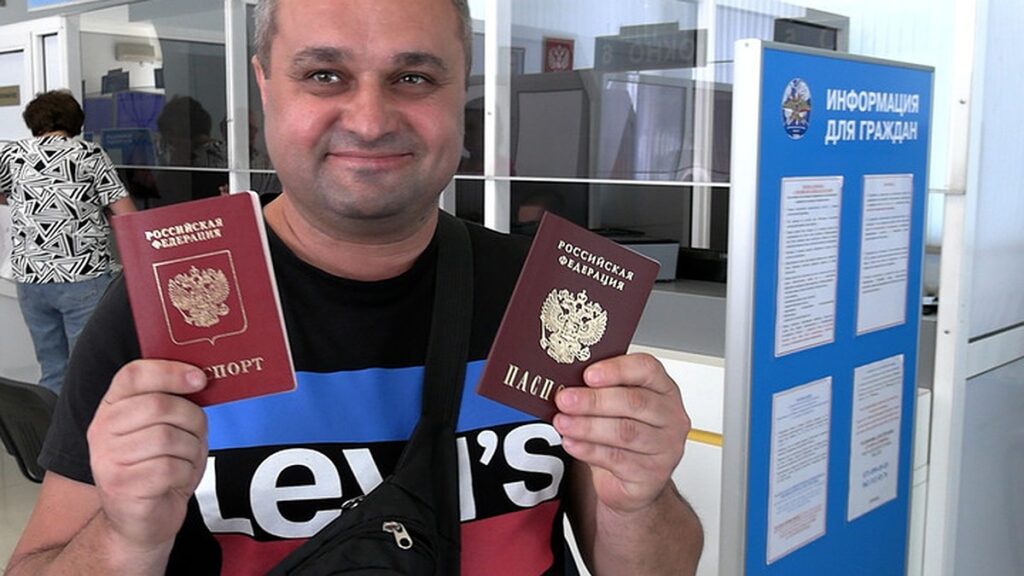Выдача российского паспорта беженцам из сектора Газа