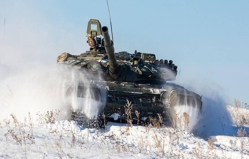 Работа танка ВС РФ в зоне проведения специальной военной операции на Украине