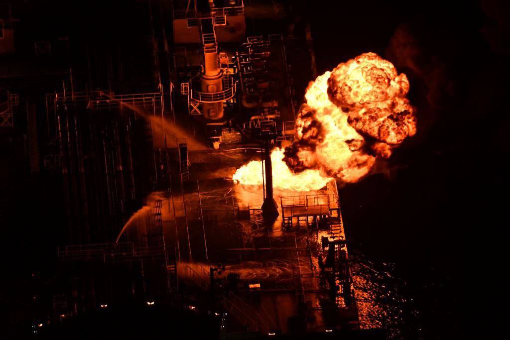 Ракетная атака йеменских хуситов по супертанкеру Marlin Luanda