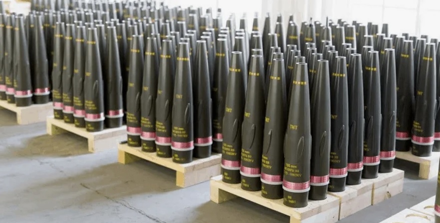 Германские власти ищут снаряды для Киева по всему миру
