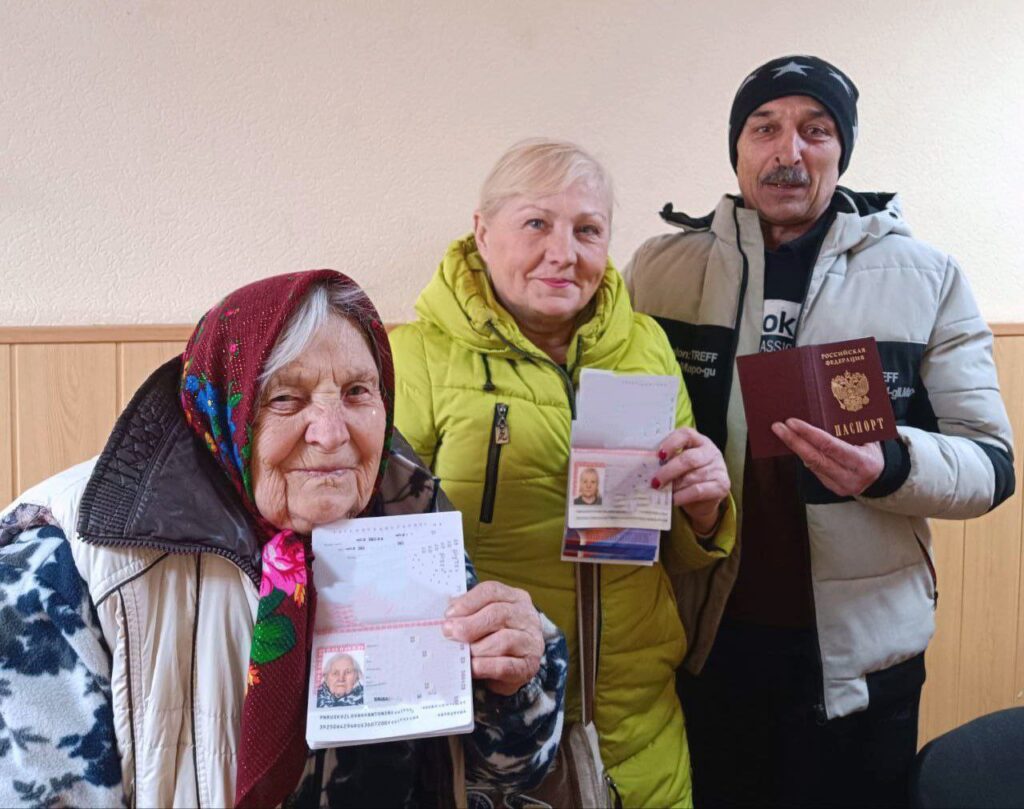 Новые граждане России. Еще на прошлой неделе они жили в оккупированной ВСУ Авдеевке