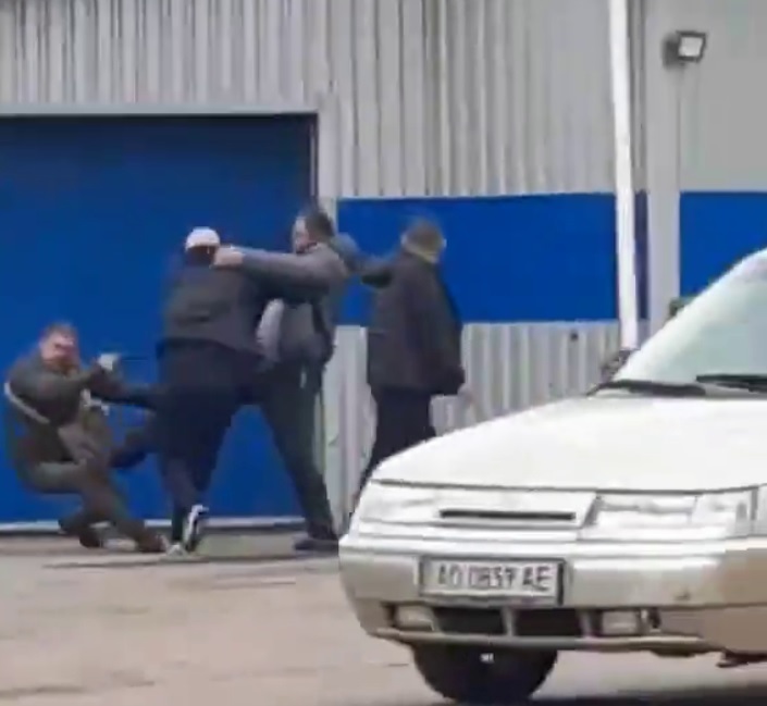 Цыгане избили тэцэкашника в Закарпатье