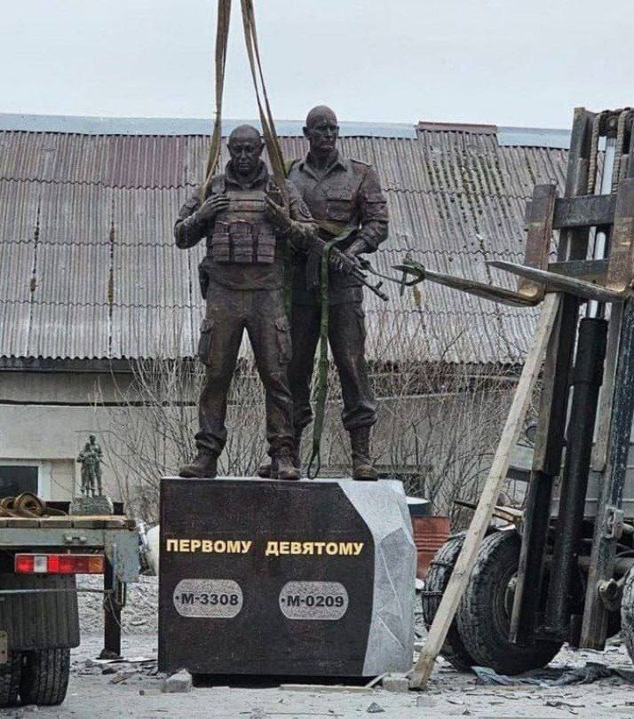 В России установят памятник руководителям ЧВК «Вагнер» Пригожину и Уткину
