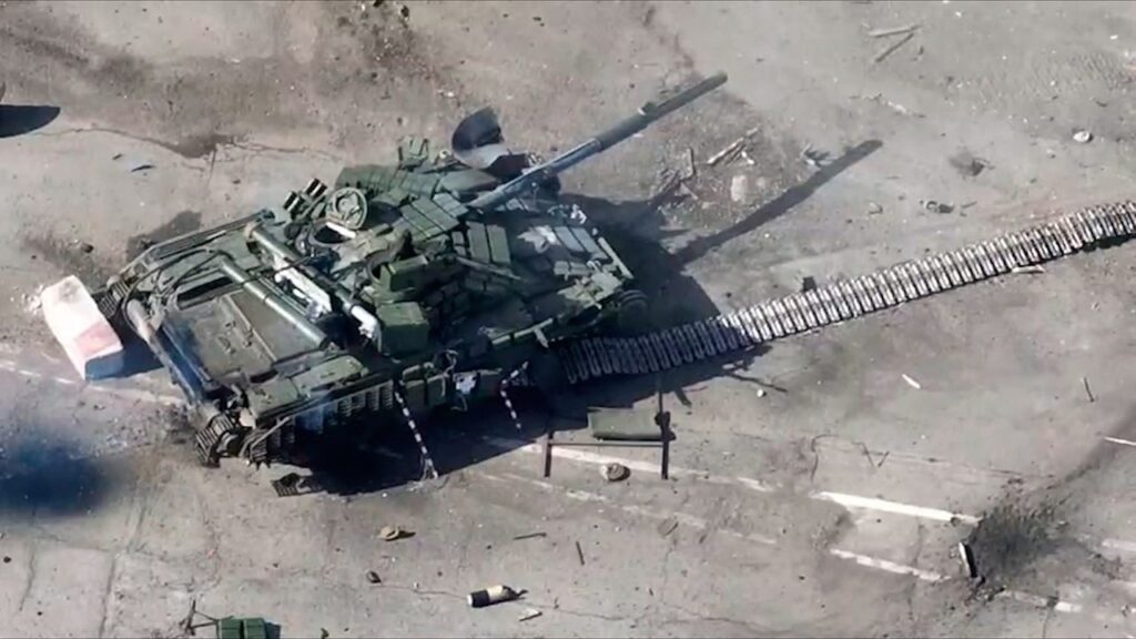 Уничтоженный танк боевиков на границе