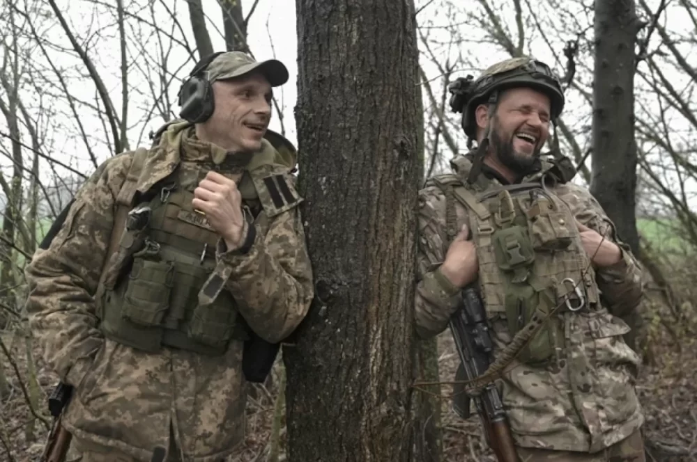 01.04.2025 Резкий пролом фронта, активизация боев на Купянском и Покровском направлении, ситуация в приграничье Курской области сегодня. Сводки СВО, карта боевых действий на Украине