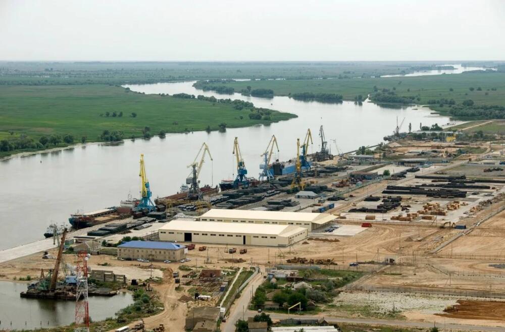 18.04.2025 Неожиданный накат ВС РФ, Запорожский фронт полыхает и горит! Идет мощный штурм западнее Курахово в направлении Богатыря. Эвакуация из Константинополя в ДНР. Свежие сводки боевых действий на Украине сейчас, карта СВО на сегодня онлайн (видео боев)