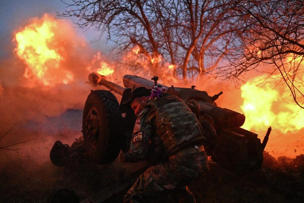 19.04.2025 Срочно! Берем врага в клещи на Купянском направлении, заход в Малую Шапковку. Удары "Искандера" по ВСУ в Харькове, прорыв между Покровском и Торецком. Сводка боевых действий на Украине сейчас, онлайн карта СВО