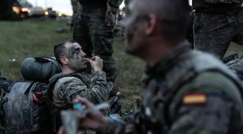 01.04.2025 "Возмездие за военкоров!" Крупномасштабное наступление ВС РФ, Киев в бешенстве он штурма наших бойцов. Свежие сводки боевых действий, карта СВО на Украине онлайн: Часов Яр, Покровское, Запорожское направления